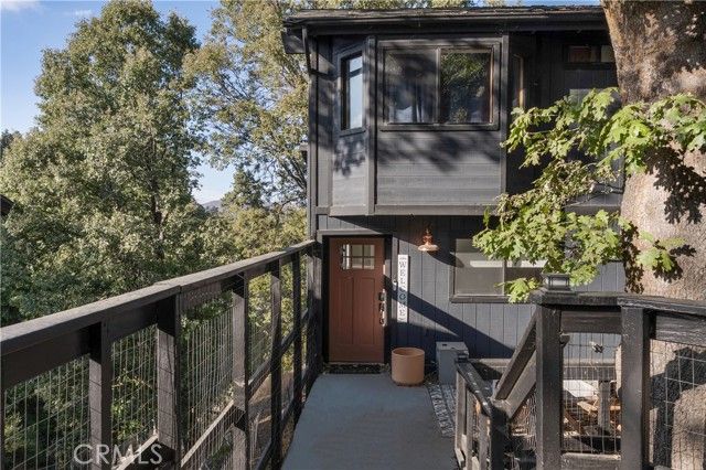 290 Davos Drive, Crestline, CA 92325