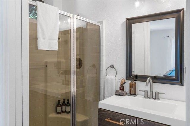 290 Davos Drive, Crestline, CA 92325