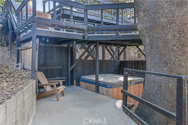 290 Davos Drive, Crestline, CA 92325
