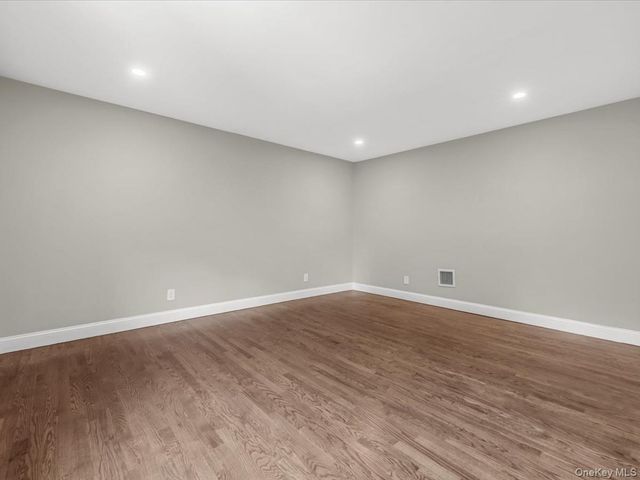 250 Lakeshore Boulevard, Massapequa Park, NY 11762