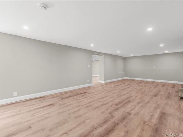 250 Lakeshore Boulevard, Massapequa Park, NY 11762