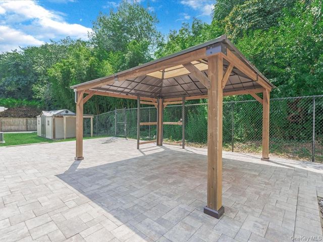 250 Lakeshore Boulevard, Massapequa Park, NY 11762