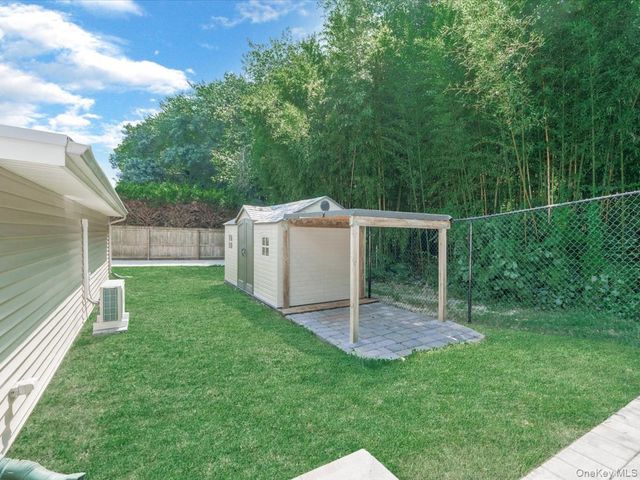250 Lakeshore Boulevard, Massapequa Park, NY 11762