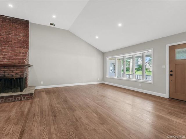 250 Lakeshore Boulevard, Massapequa Park, NY 11762