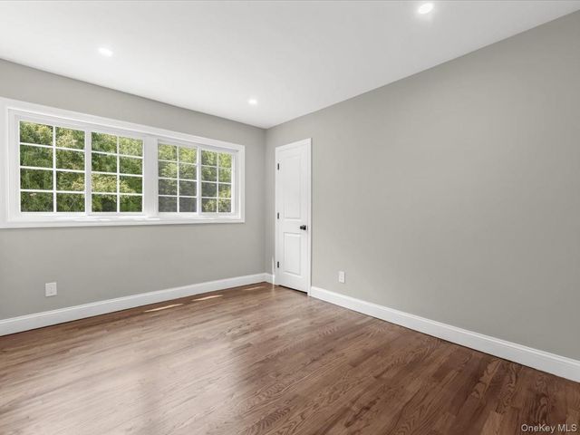 250 Lakeshore Boulevard, Massapequa Park, NY 11762