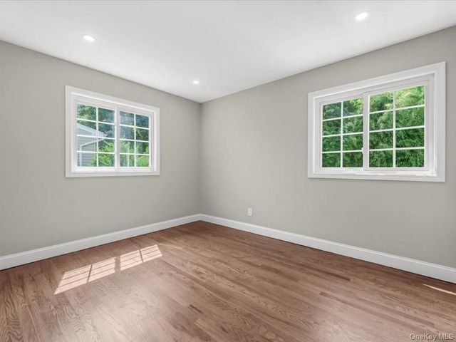 250 Lakeshore Boulevard, Massapequa Park, NY 11762
