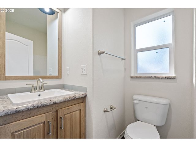 98041 HALLWAY Rd 19, Brookings, OR 97415