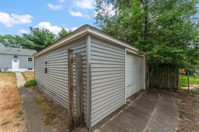 7420 White Oak Avenue, Hammond, IN 46324