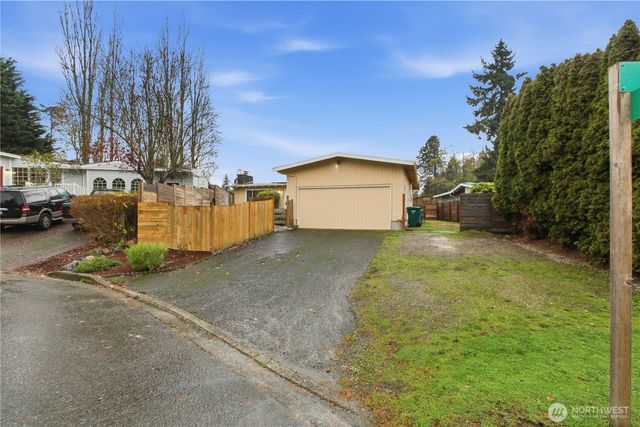 30221 5th Avenue S, Federal Way, WA 98003