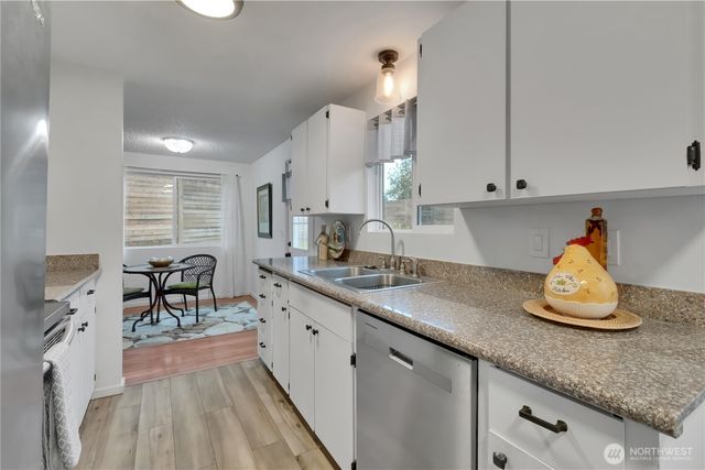 30221 5th Avenue S, Federal Way, WA 98003