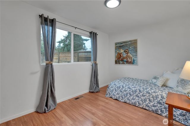 30221 5th Avenue S, Federal Way, WA 98003