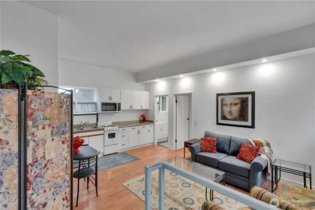 30221 5th Avenue S, Federal Way, WA 98003