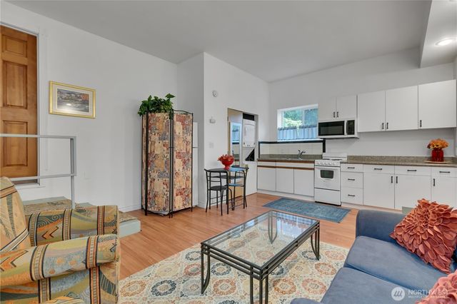 30221 5th Avenue S, Federal Way, WA 98003