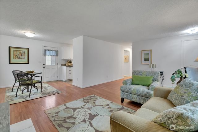 30221 5th Avenue S, Federal Way, WA 98003