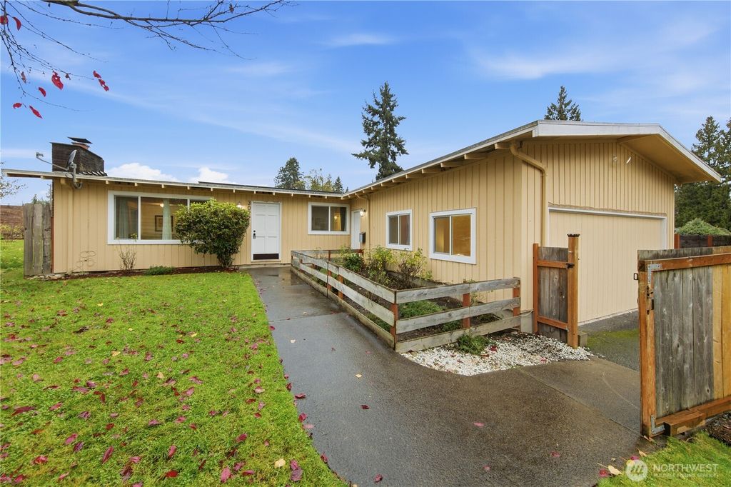 30221 5th Avenue S, Federal Way, WA 98003