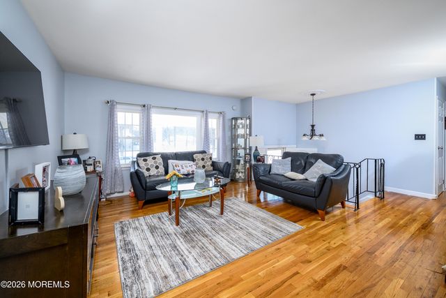 25 Tarrytown Road, Manalapan, NJ 07726