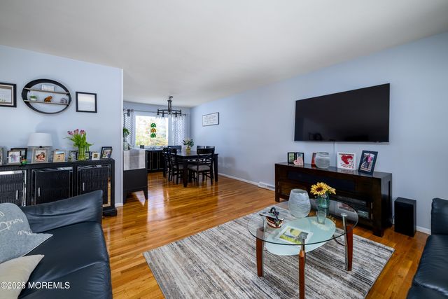 25 Tarrytown Road, Manalapan, NJ 07726