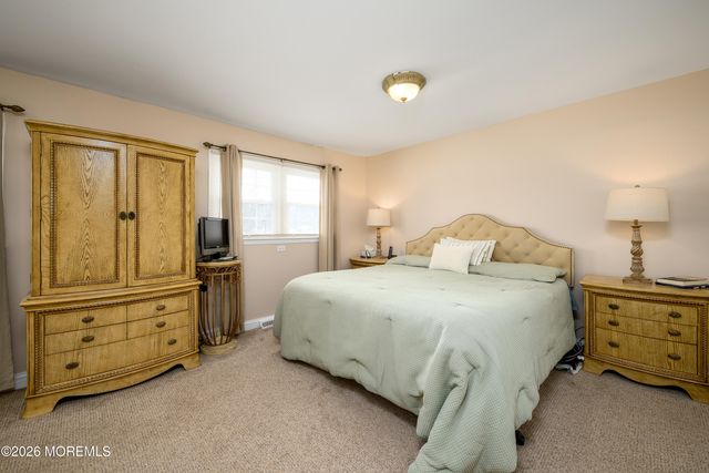 25 Tarrytown Road, Manalapan, NJ 07726