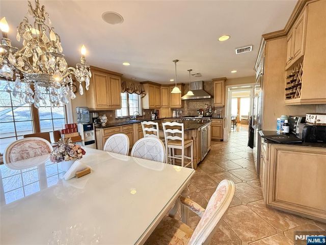 13 1st Street, Englewood Cliffs, NJ 07632