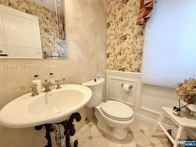 13 1st Street, Englewood Cliffs, NJ 07632