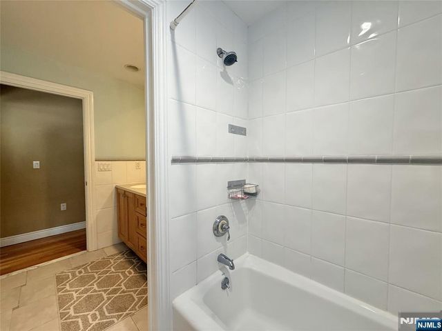 13 1st Street, Englewood Cliffs, NJ 07632