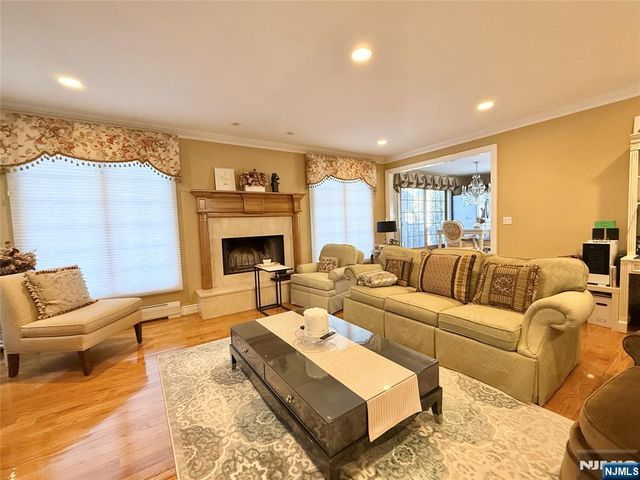 13 1st Street, Englewood Cliffs, NJ 07632