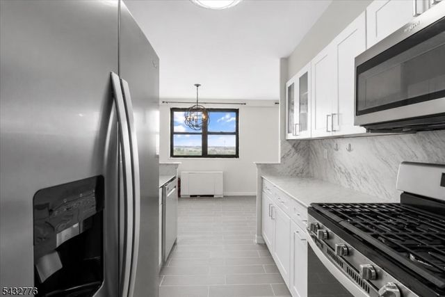 1225 Kennedy Blvd 14J, Bayonne City, NJ 07002