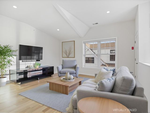 21 Beaumont Street 21, Fairfield, CT 06824