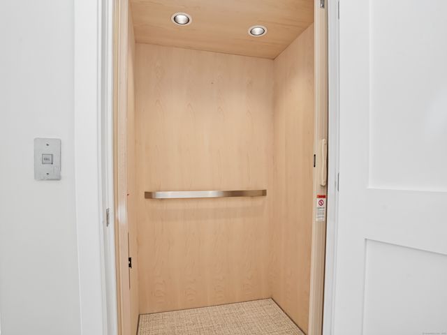 21 Beaumont Street 21, Fairfield, CT 06824