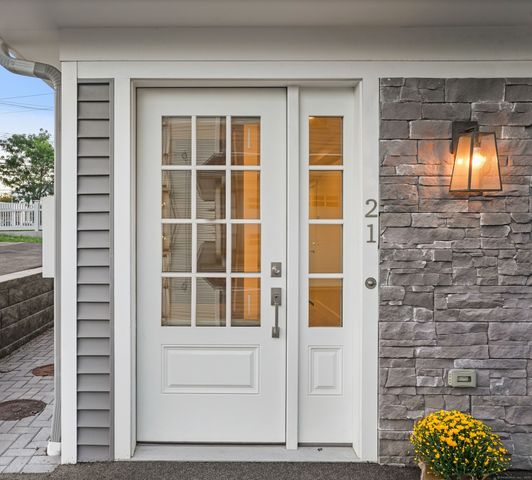 21 Beaumont Street 21, Fairfield, CT 06824