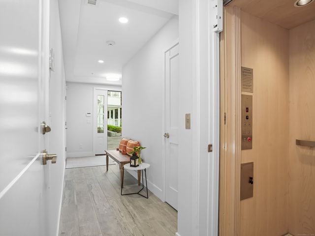 21 Beaumont Street 21, Fairfield, CT 06824