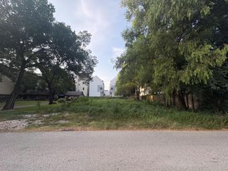 1235 W 22nd Street, Houston, TX 77008