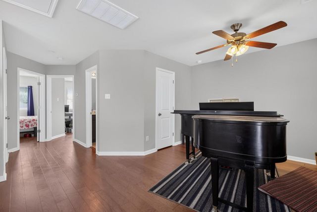 516 Palmilla ST, Leander, TX 78641