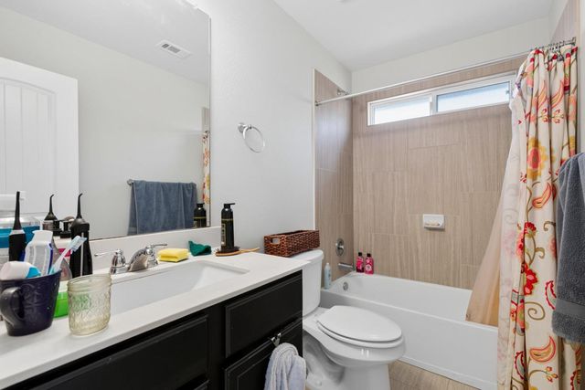 516 Palmilla ST, Leander, TX 78641