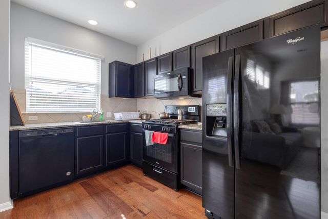 516 Palmilla ST, Leander, TX 78641