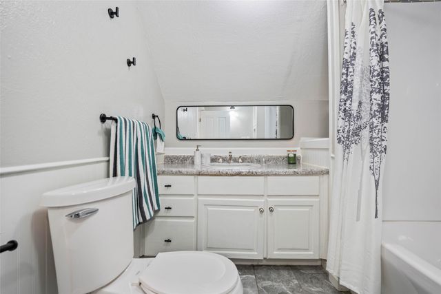 330 E 13th Street N, Newton, IA 50208