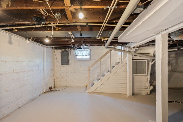 330 E 13th Street N, Newton, IA 50208