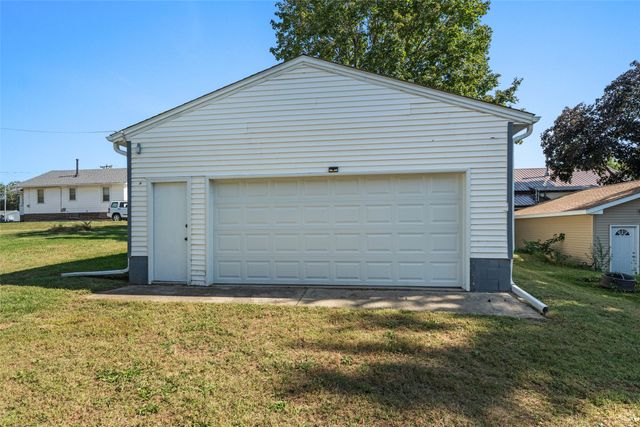 330 E 13th Street N, Newton, IA 50208