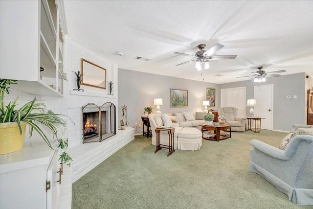 15518 Pleasant Valley Road, Houston, TX 77062