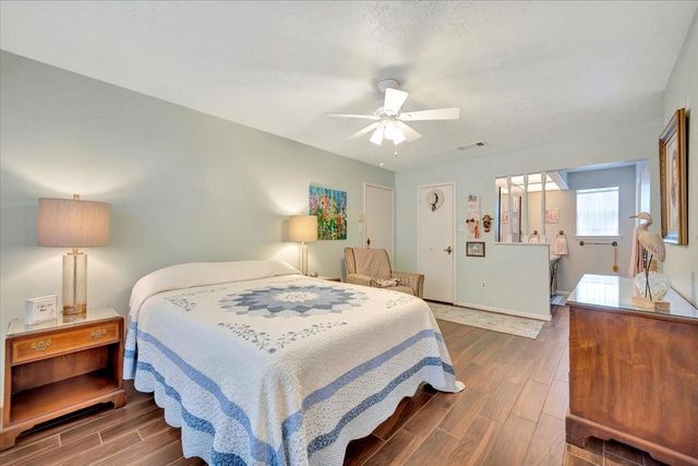 15518 Pleasant Valley Road, Houston, TX 77062