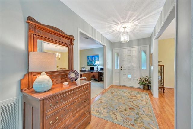 15518 Pleasant Valley Road, Houston, TX 77062