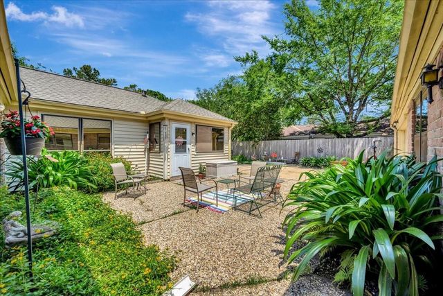 15518 Pleasant Valley Road, Houston, TX 77062