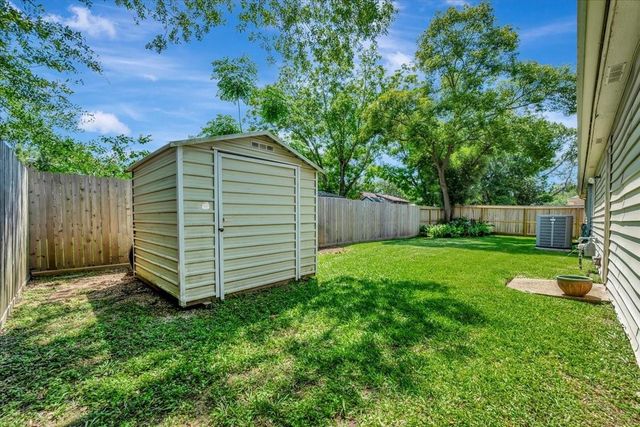15518 Pleasant Valley Road, Houston, TX 77062