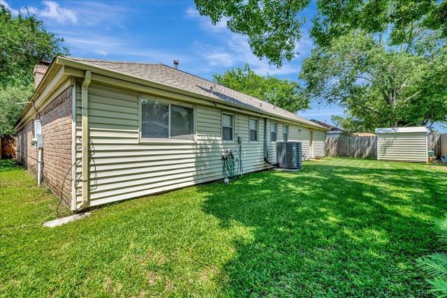 15518 Pleasant Valley Road, Houston, TX 77062
