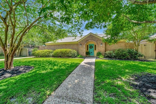 15518 Pleasant Valley Road, Houston, TX 77062