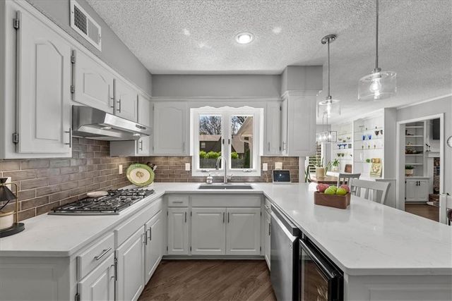 12028 Ballentine Street, Overland Park, KS 66213