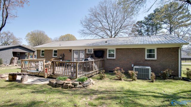 3816 Hopwood Avenue, Guntersville, AL 35976