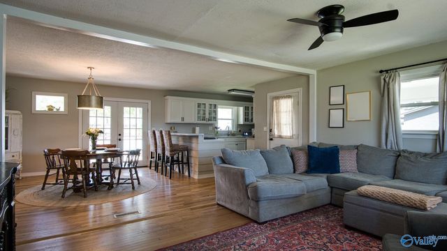 3816 Hopwood Avenue, Guntersville, AL 35976