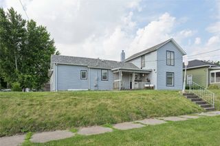 611 N 3rd Avenue E, Newton, IA 50208