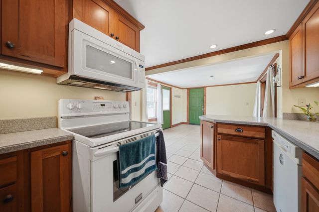 158 Milton Road, Rochester, NH 03868